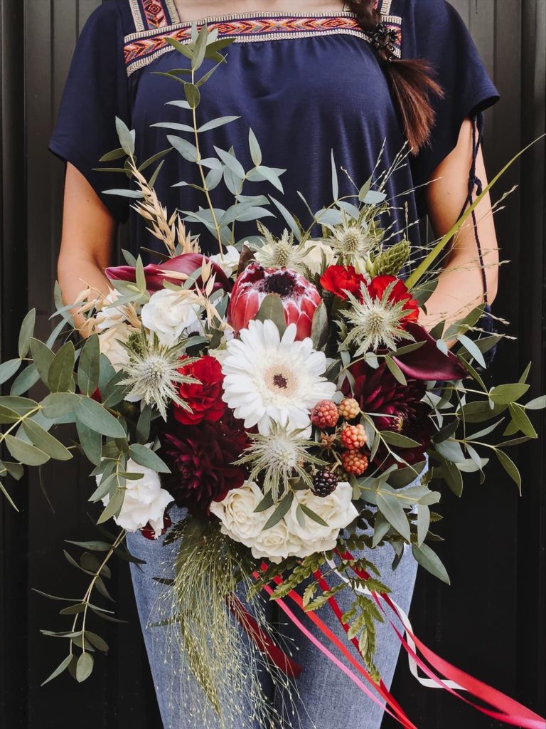 bukiet-slubny-badylarz-protea-gerbera-dalia-kwiaciarnia-badylarz